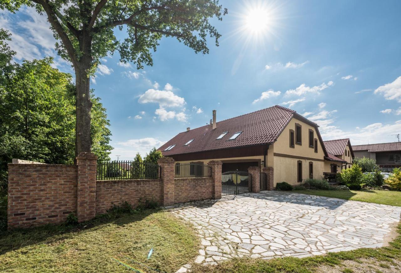 Penzion U Lisky Jarosov nad Nezarkou Bagian luar foto